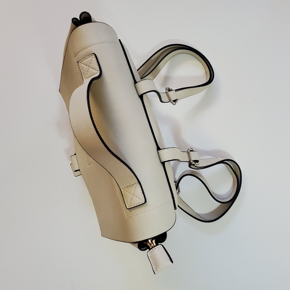 Backpack - Picture 4 of 7